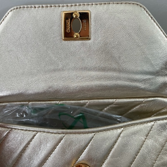 ❌sold❌ Authentic Vintage Chanel Mini Camera bag - Picture 10 of 13